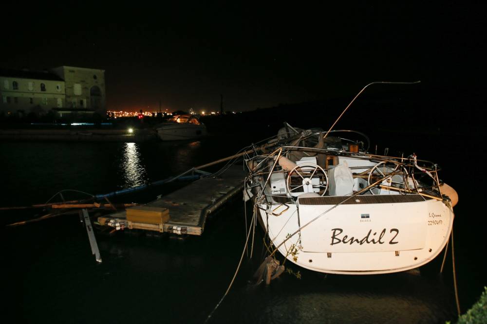 Çeşme'de denizde hortum oluştu 2