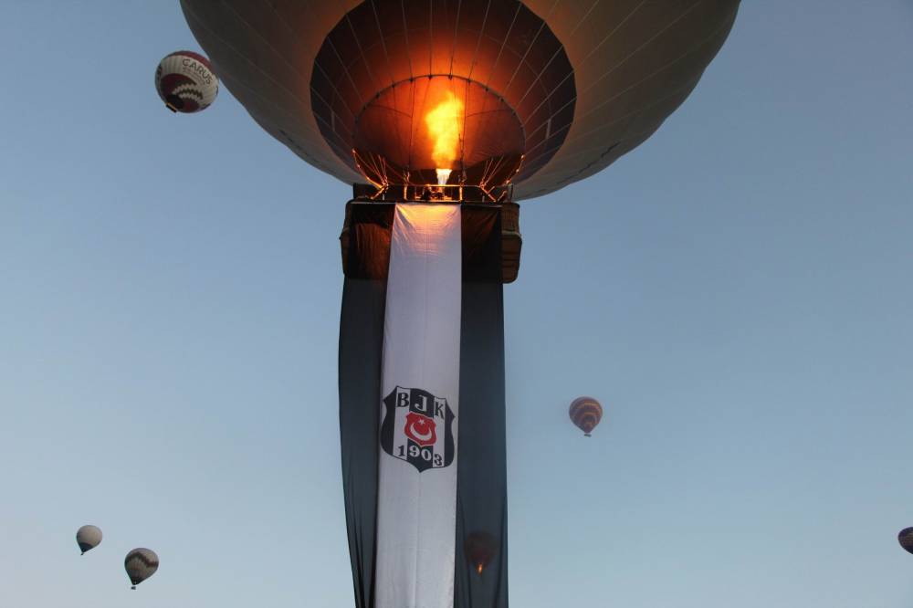 Kapadokya’da Beşiktaş’ın şampiyonluğu gökyüzünde kutlandı 11