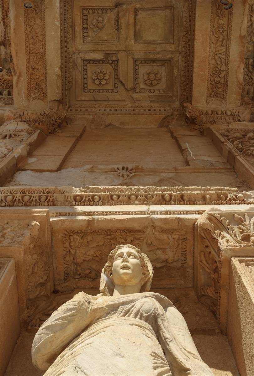 Efes Antik Kenti'nde ziyaretçi sayısı 7 ayda 340 bini aştı 19