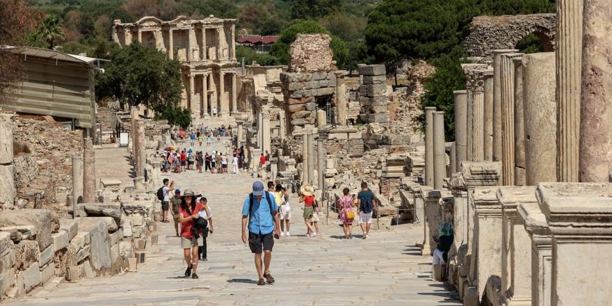 Efes Antik Kenti'nde ziyaretçi sayısı 7 ayda 340 bini aştı