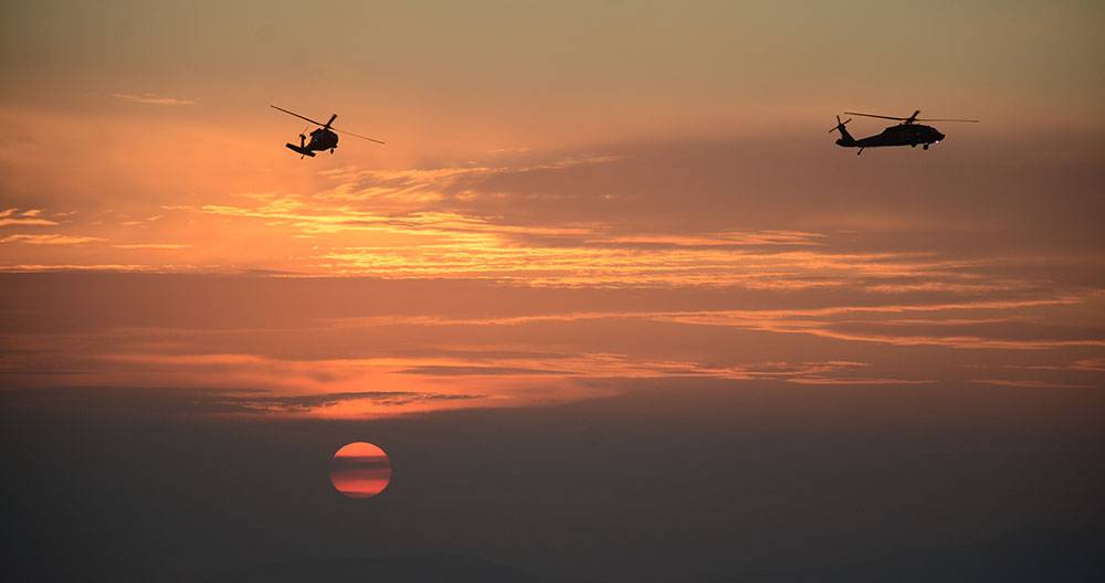 İzmir... 9 Eylül... Körfez... Akşam Güneşi... Gösteri Helikopterleri... 11