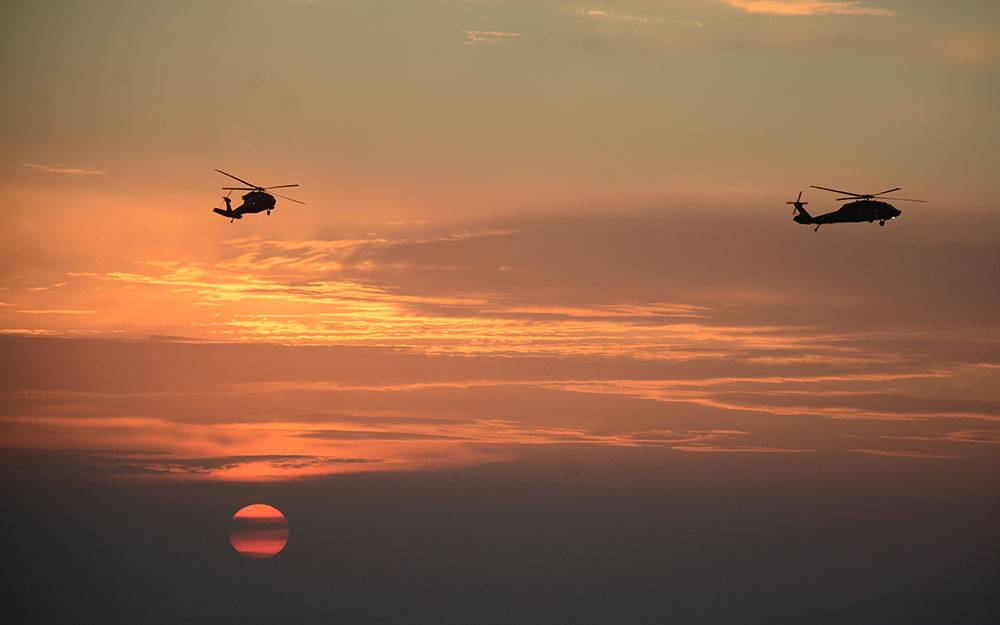 İzmir... 9 Eylül... Körfez... Akşam Güneşi... Gösteri Helikopterleri... 12