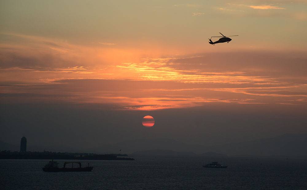 İzmir... 9 Eylül... Körfez... Akşam Güneşi... Gösteri Helikopterleri... 14