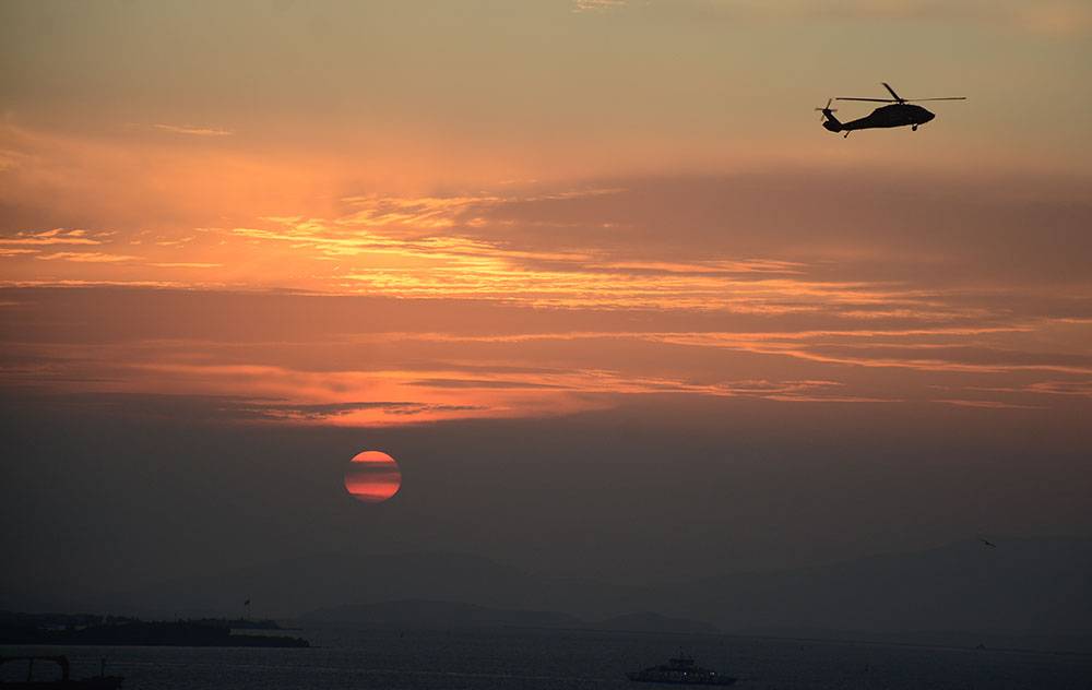 İzmir... 9 Eylül... Körfez... Akşam Güneşi... Gösteri Helikopterleri... 15