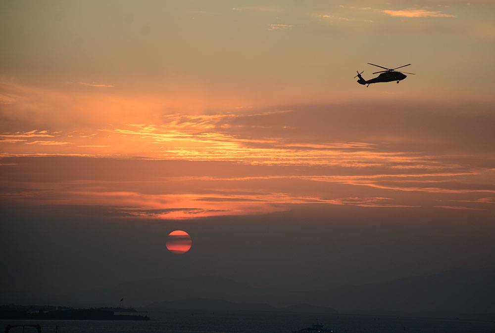 İzmir... 9 Eylül... Körfez... Akşam Güneşi... Gösteri Helikopterleri... 17