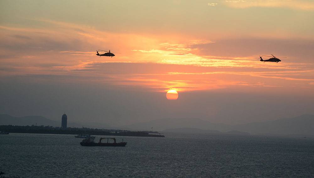 İzmir... 9 Eylül... Körfez... Akşam Güneşi... Gösteri Helikopterleri... 2