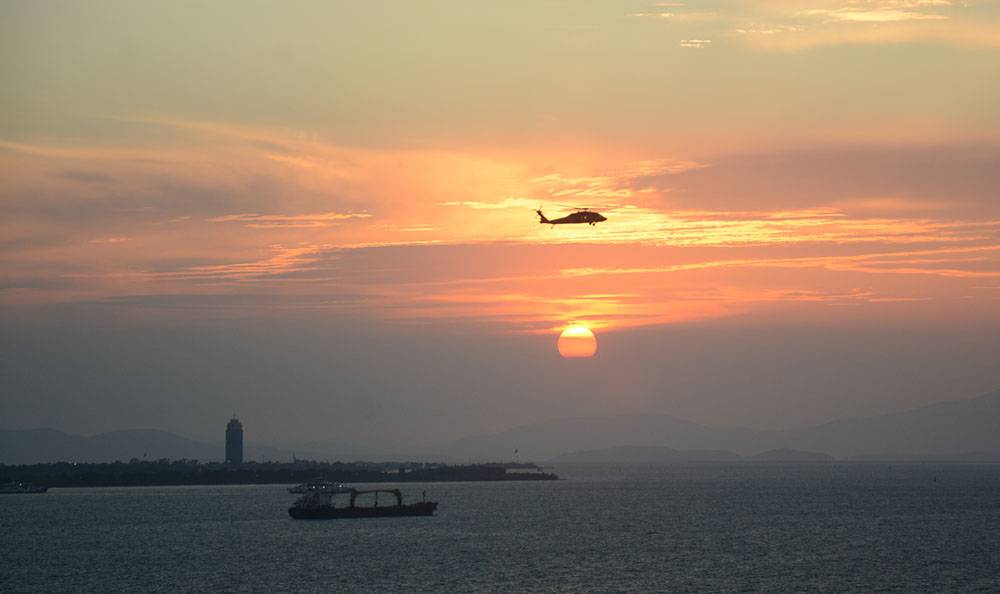 İzmir... 9 Eylül... Körfez... Akşam Güneşi... Gösteri Helikopterleri... 4