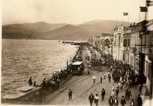 Bir zamanlar İzmir (1) 11