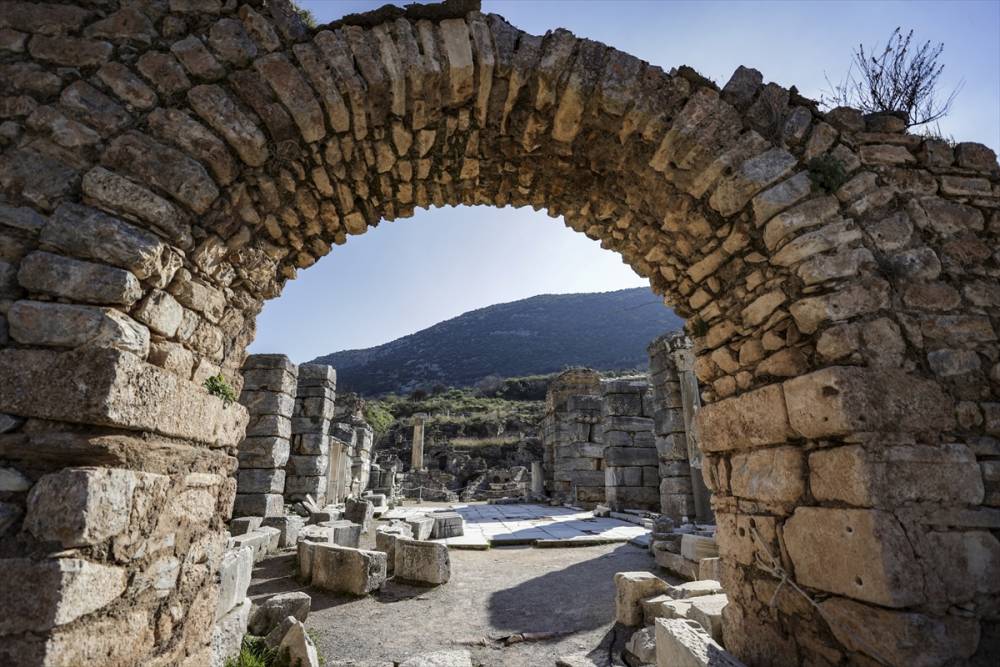 Efes Antik Kenti her mevsim turist ağırlamaya devam ediyor 7