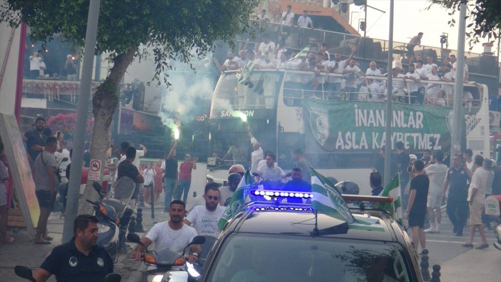 Spor Toto 1. Lig'e yükselen Bodrumspor taraftarıyla buluştu 14