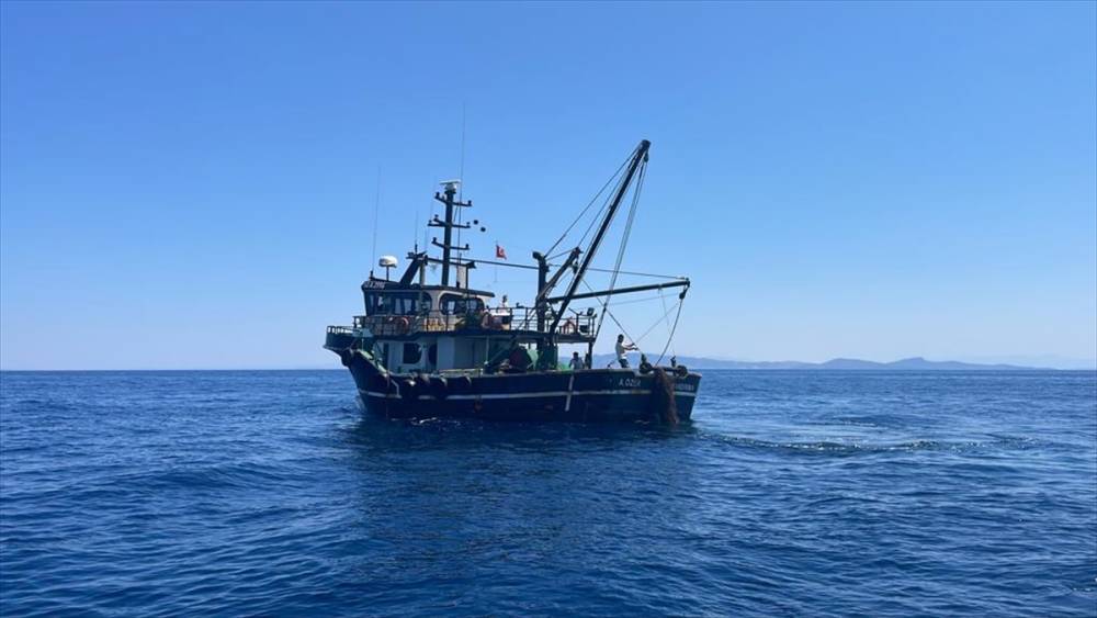 İzmir'de dalgıçlar denizde hayalet ağ topladı 2