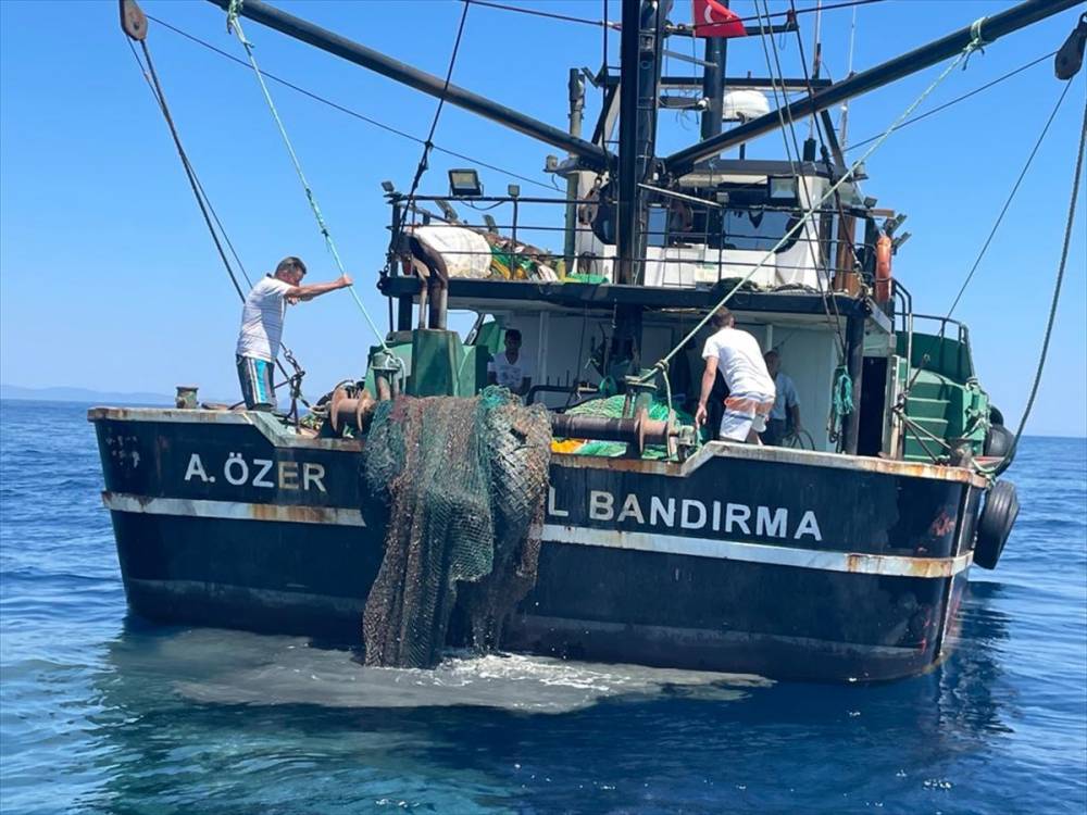 İzmir'de dalgıçlar denizde hayalet ağ topladı 4