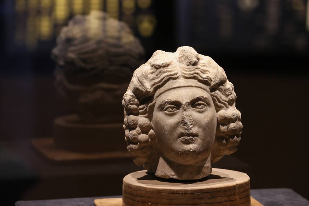 İzmir Arkeoloji Müzesinde Dionysos'a adanan eserler sergilenmeye ba 13
