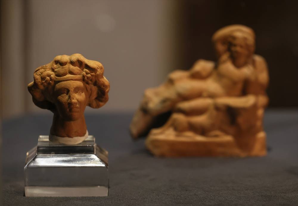 İzmir Arkeoloji Müzesinde Dionysos'a adanan eserler sergilenmeye ba 2