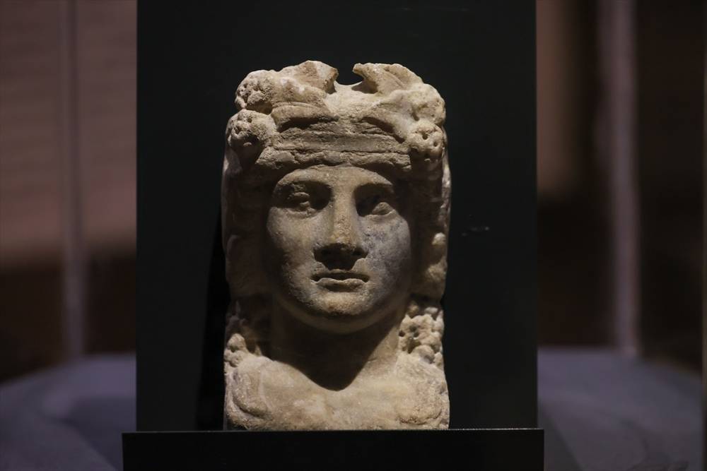 İzmir Arkeoloji Müzesinde Dionysos'a adanan eserler sergilenmeye ba 5