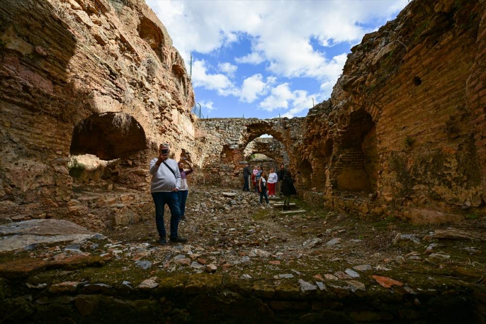 "Yedi Uyuyanlar" ve "Zeus" mağaraları turizme katkı  17