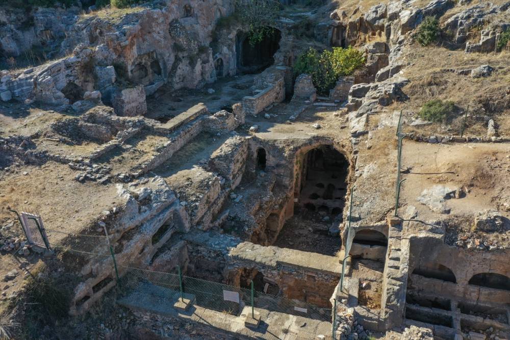 "Yedi Uyuyanlar" ve "Zeus" mağaraları turizme katkı  6