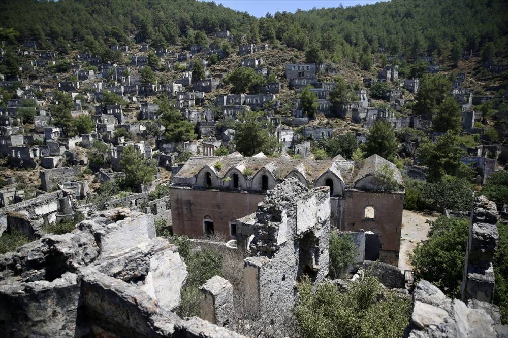 Fethiye'deki "Hayalet köy" turistlerin ziyaretleriyle can 11