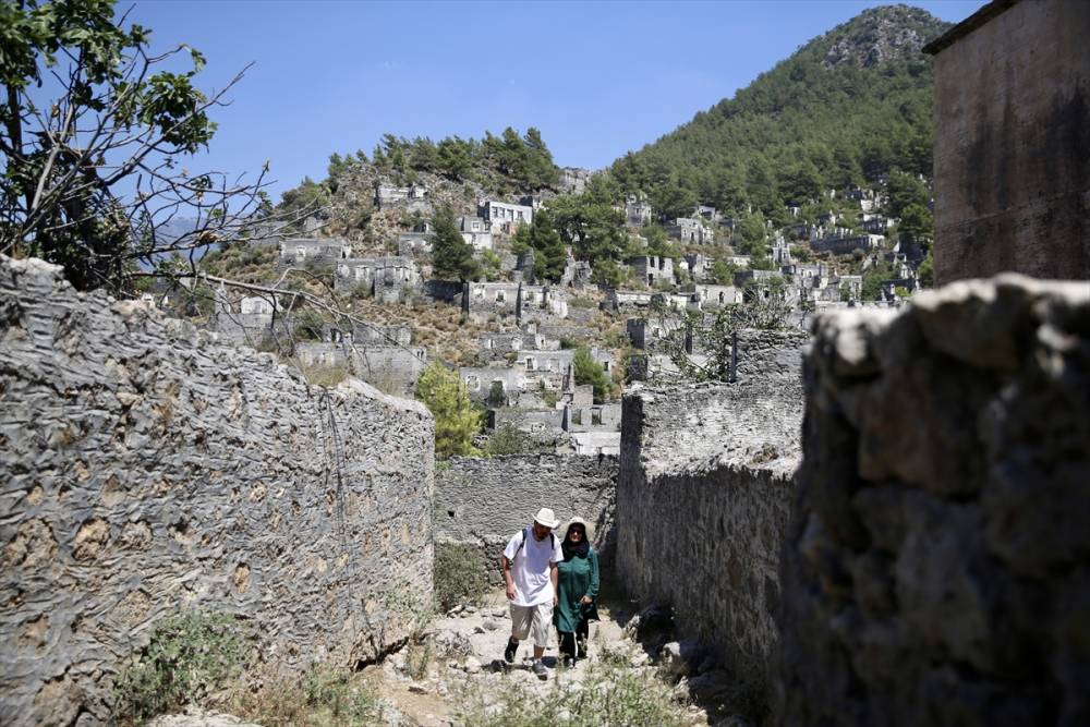 Fethiye'deki "Hayalet köy" turistlerin ziyaretleriyle can 13