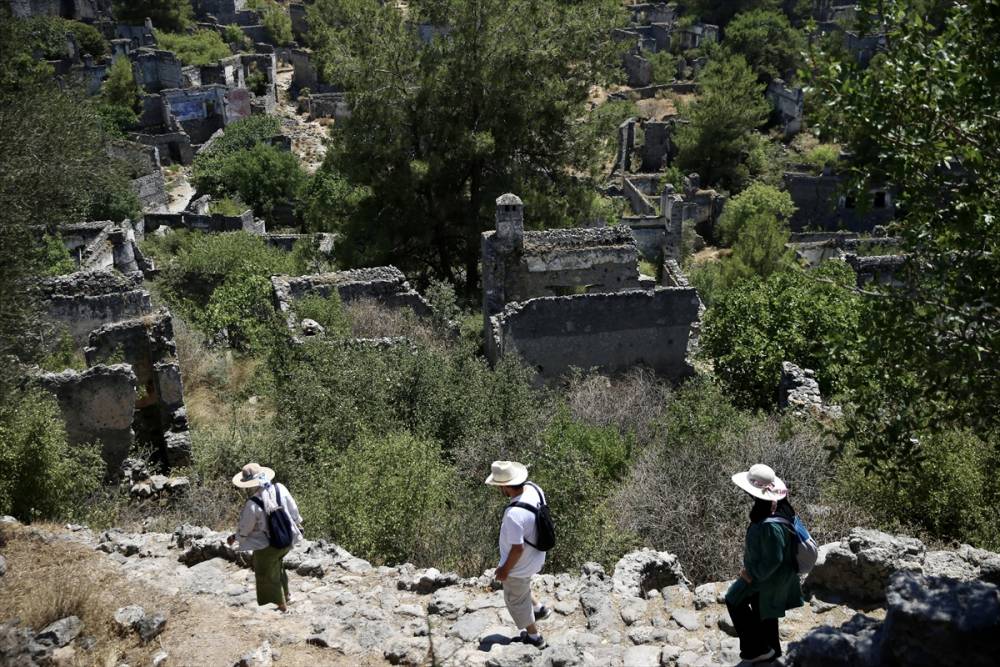 Fethiye'deki "Hayalet köy" turistlerin ziyaretleriyle can 14