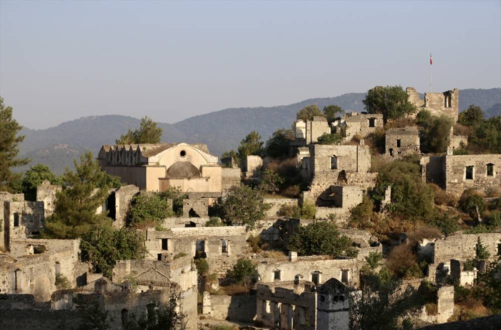 Fethiye'deki "Hayalet köy" turistlerin ziyaretleriyle can 15