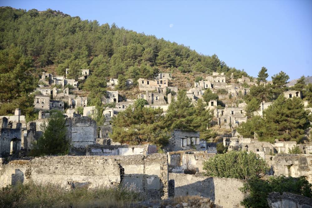 Fethiye'deki "Hayalet köy" turistlerin ziyaretleriyle can 17