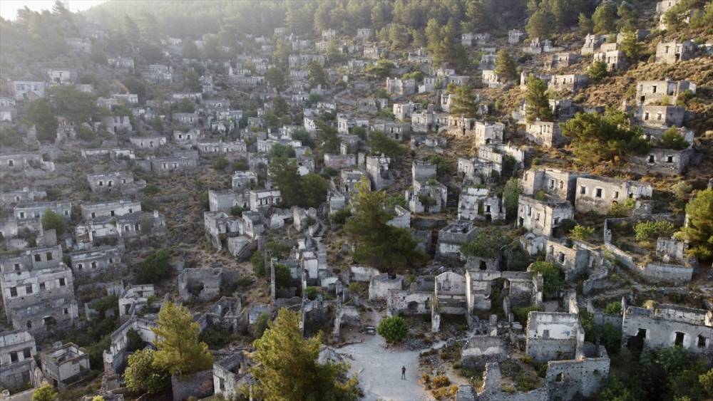 Fethiye'deki "Hayalet köy" turistlerin ziyaretleriyle can 3