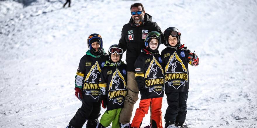 Türkiye'nin kayak merkezleri Türk sporuna hizmet ediyor