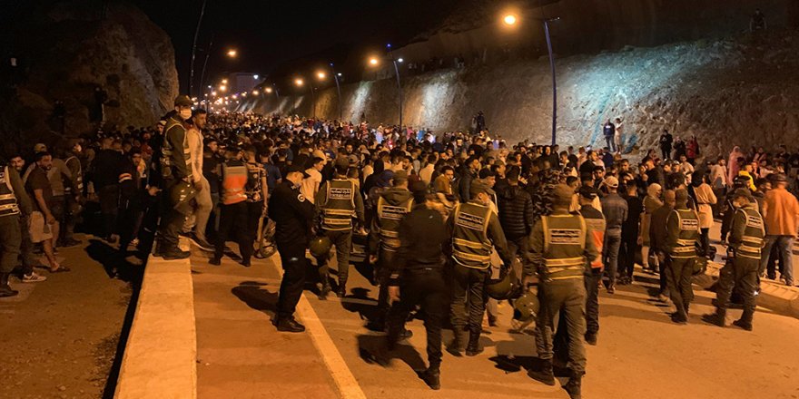 Ceuta’ya (Sebte) en az 5 bin Faslı göçmen giriş yaptı