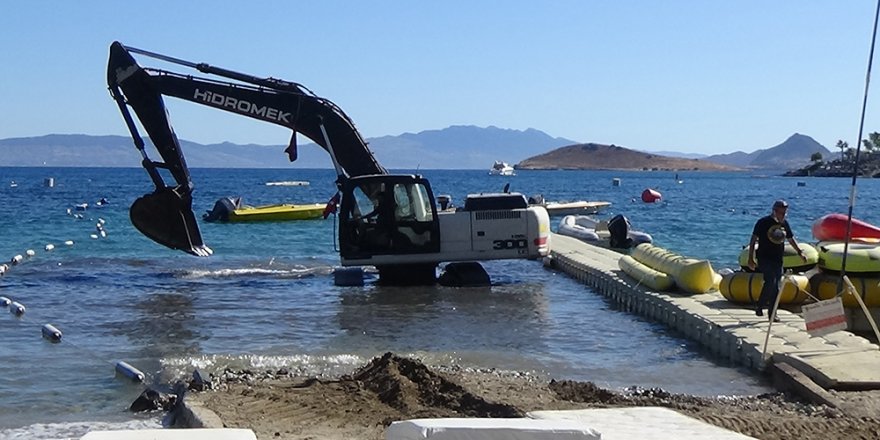 İş makinesiyle Bodrum’u karıştırdı