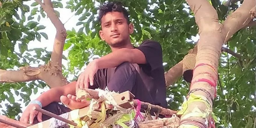Hindistan'da koronavirüs testi pozitif çıkan genç, ağaç dalında kendine 'izolasyon yatağı' yaptı