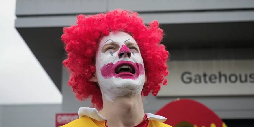 İngiltere'de 'Animal Rebellion' eylemi: 1300 McDonald's restoranına ürün dağıtımı engellendi