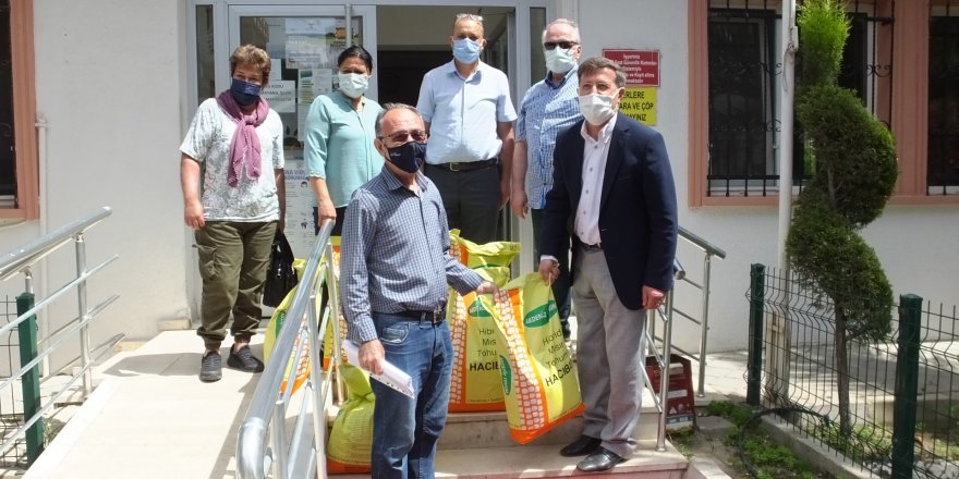 Balıkesir Büyükşehir Belediyesinden Burhaniyeli çiftçilere tohumluk desteği