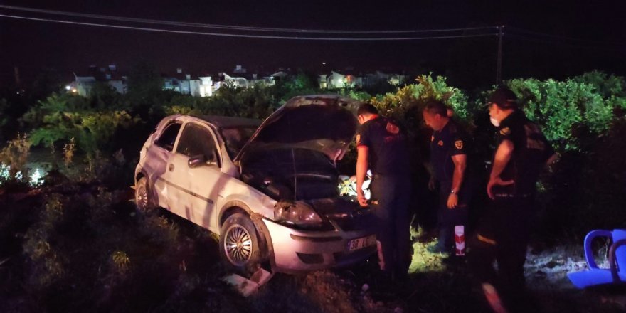 Tarlaya uçan otomobil sürücüsü yaralı halde kaçtı