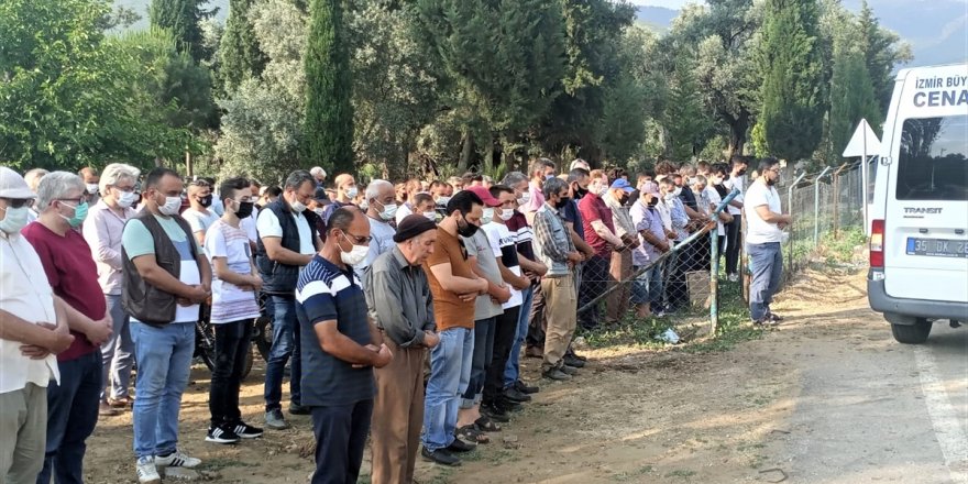 İzmir'deki silahlı saldırı olayında yaralanan kişi tedavi gördüğü hastanede yaşamını yitirdi