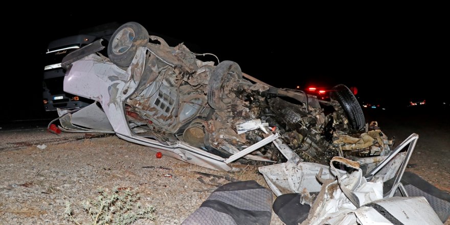 Muğla'da iki otomobil çarpıştı: 1 ölü, 4 yaralı