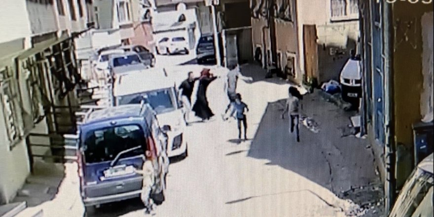 İstanbul’da dehşet anları kamerada: Ev sahibi kiracısını bıçakladı