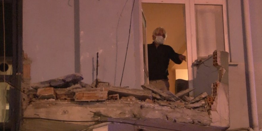 Avcılar’da gece yarısı 7 katlı bir binanın iki balkonu çöktü
