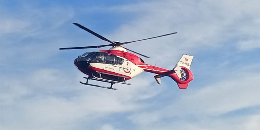 İzmir'de ambulans helikopter yeni doğan bebek için havalandı