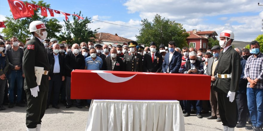 Hatay'daki kazada şehit olan Uzman Çavuş Necati Yatkak, Afyonkarahisar'da son yolculuğuna uğurlandı