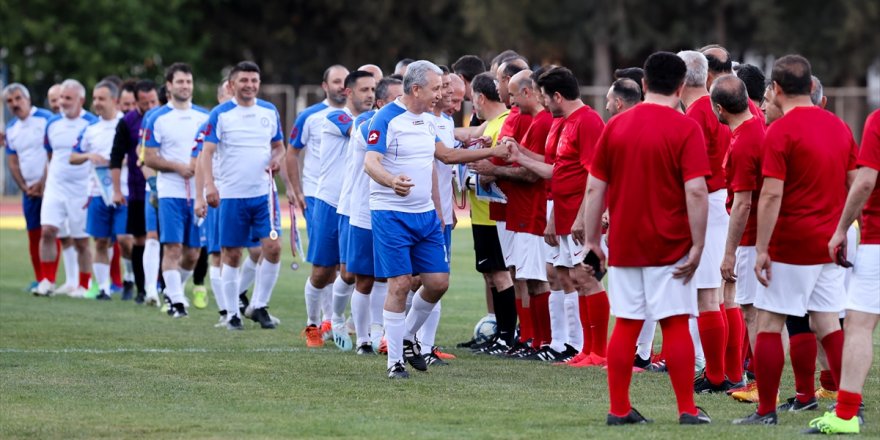 TBMM Parlamenterler Futbol Takımı, Ege Üniversitesi Masterler ile karşılaştı