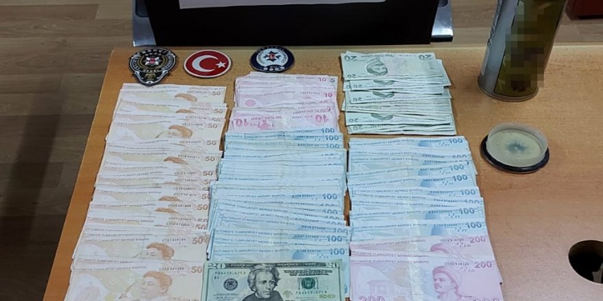 Ataşehir’de kuryenin motosikletinde uyuşturucu madde ele geçirildi