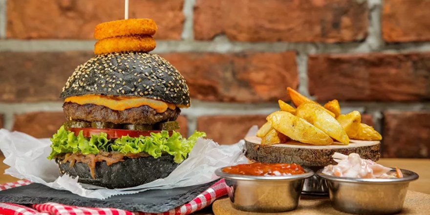 İstanbul Büyükşehir Belediyesi burgerci açtı