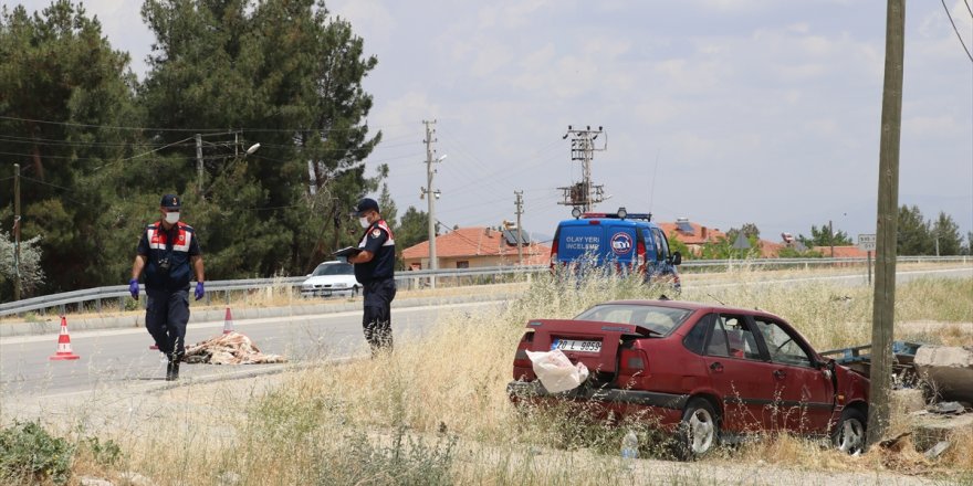 Denizli'de otomobil ile çarpışan motosikletteki genç kız öldü, sürücüsü yaralandı