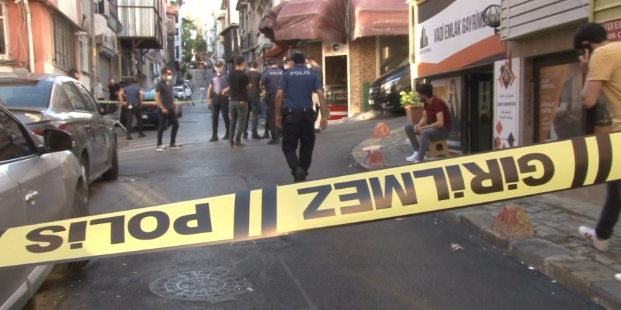 Şişli'de çocuğunu parka götürmek için sokağa çıkan baba silahlı saldırıda öldü