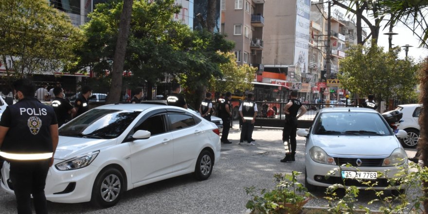 İzmir’de 2 kişinin öldüğü silahlı kavga ile ilgili 2 tutuklama