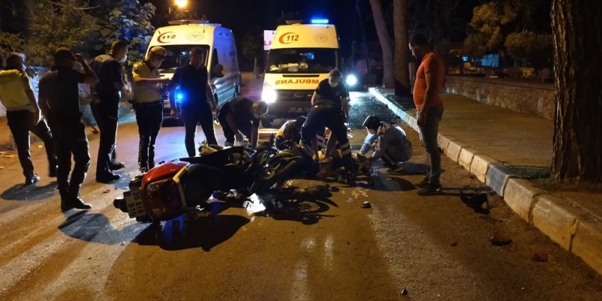 İzmir'de iki motosiklet çarpıştı: 2 ağır yaralı