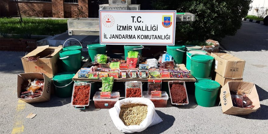 İzmir’de tütün kaçakçılarına yüzbinlerce liralık darbe