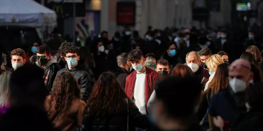 İtalya'da açık alanda maske kullanma zorunluluğu 28 Haziran'dan itibaren kaldırılıyor