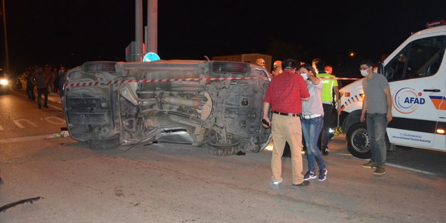 Afyonkarahisar'da iki otomobil çarpıştı: 1 ölü, 1 yaralı